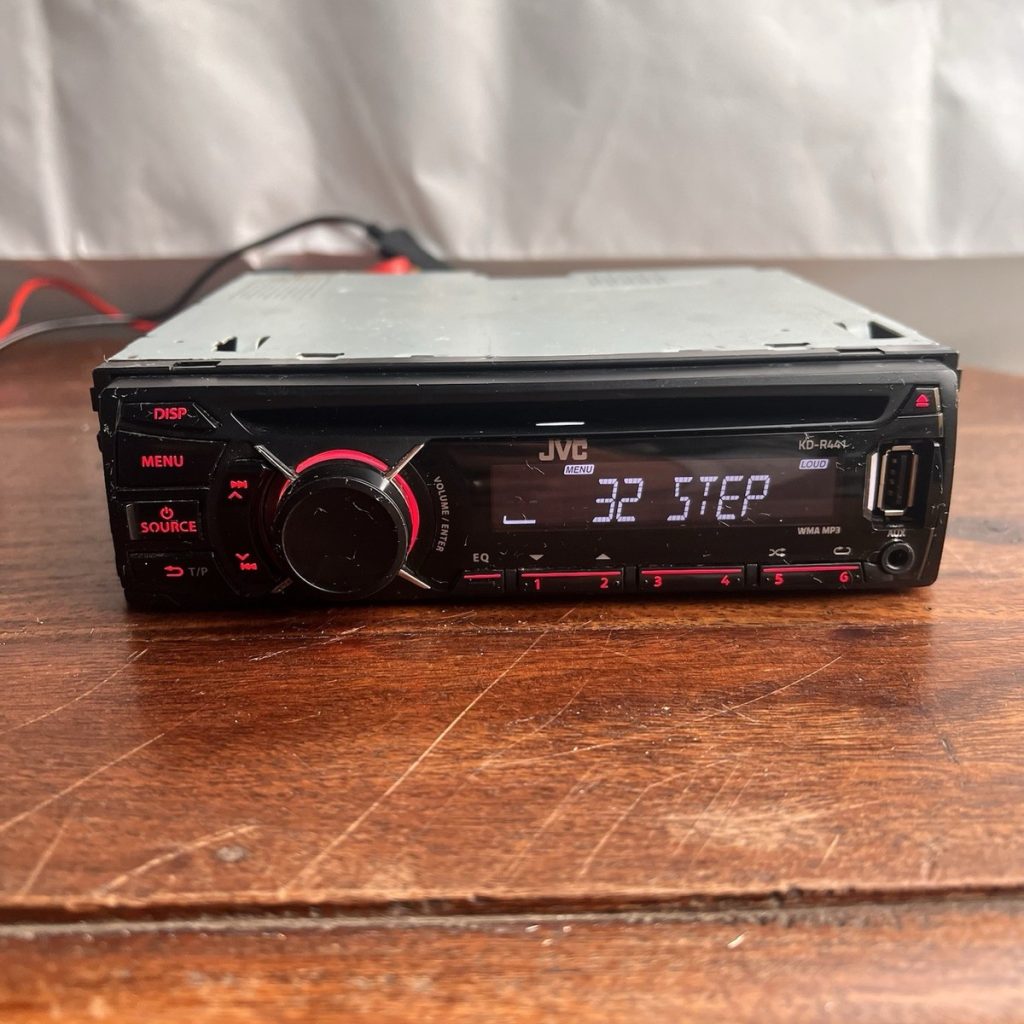 How to Set Clock on Jvc Car Stereo Kd-R200