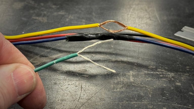 How to Splice Wires for Car Stereo