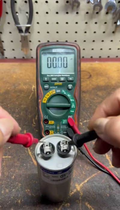 How to Test a Car Amplifier With a Multimeter